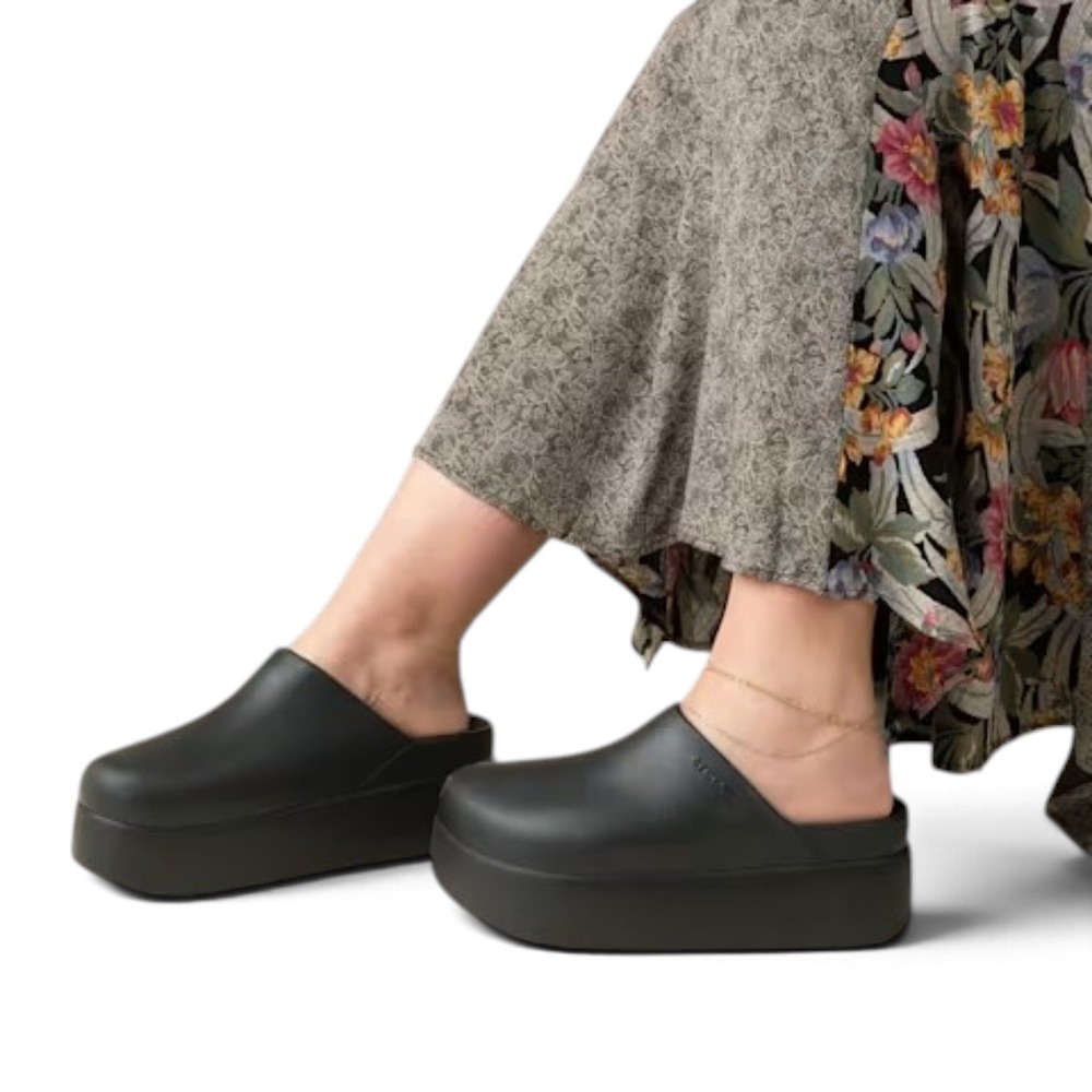 Crocs Dylan Platform Clog Womens 8 Black Slip On Chunky Mules 209869-001 NEW